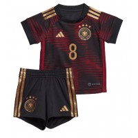 Echipament fotbal Germania Leon Goretzka #8 Tricou Deplasare Mondial 2022 pentru copii maneca scurta (+ Pantaloni scurti)